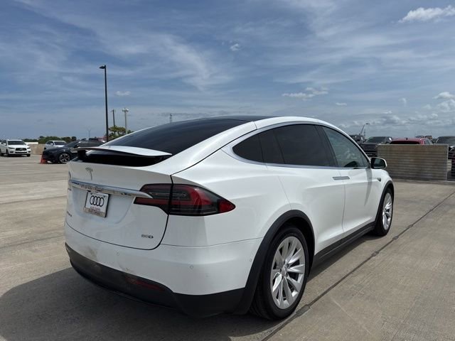 Used 2016 Tesla Model X 90D image 3