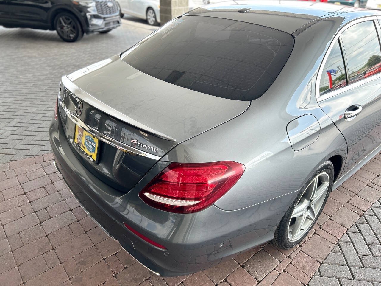 Used 2017 Mercedes-Benz E 300 4MATIC image 18