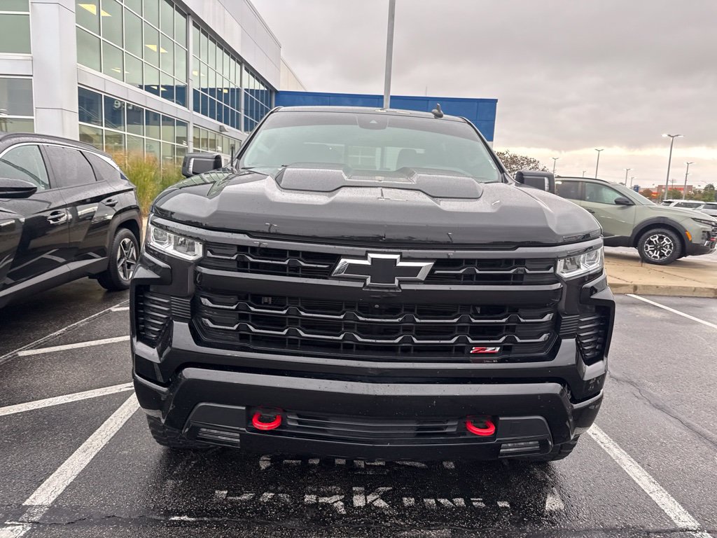 Used 2022 Chevrolet Silverado 1500 LT Trail Boss w/ LT Trail Boss Premium Package AWD/4WD image 2