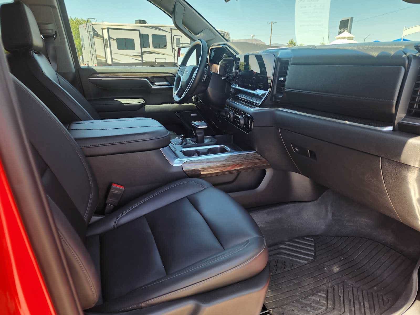 Used 2024 Chevrolet Silverado 1500 LT Trail Boss AWD/4WD image 15