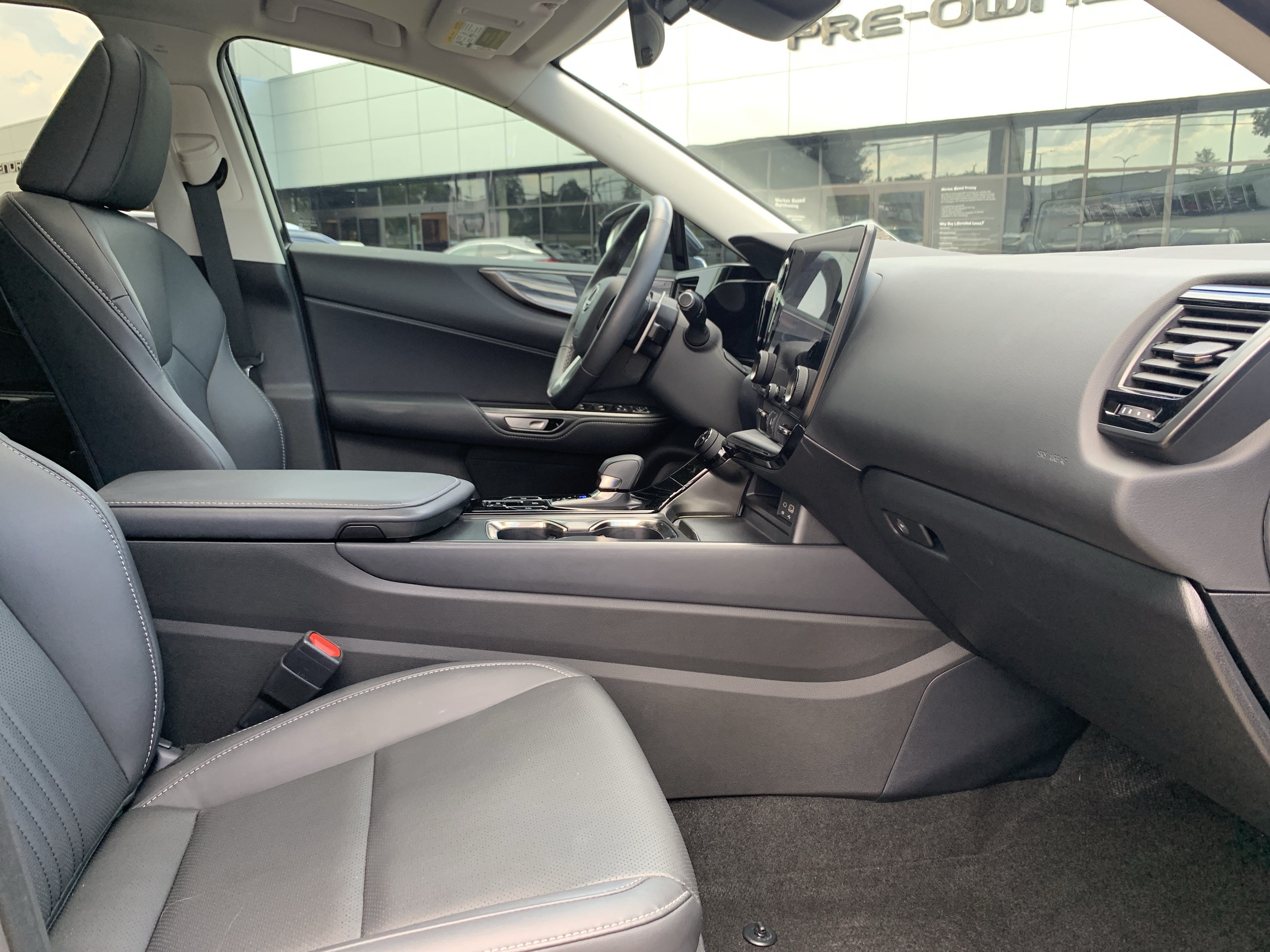 Certified 2025 Lexus NX 250 FWD w/ Accessory Package (2T) image 35