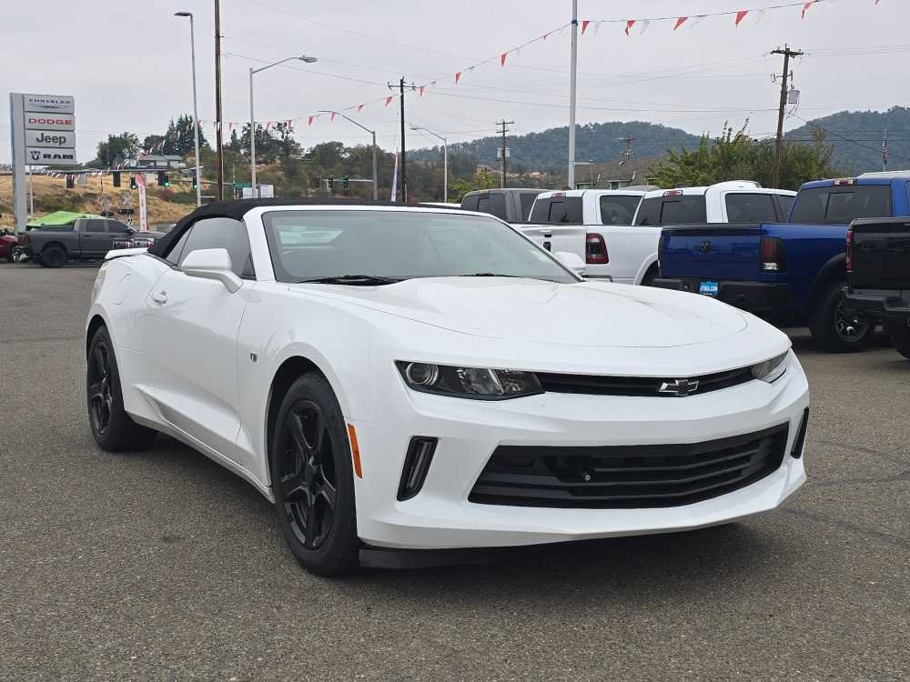 Used 2016 Chevrolet Camaro LT RWD image 11