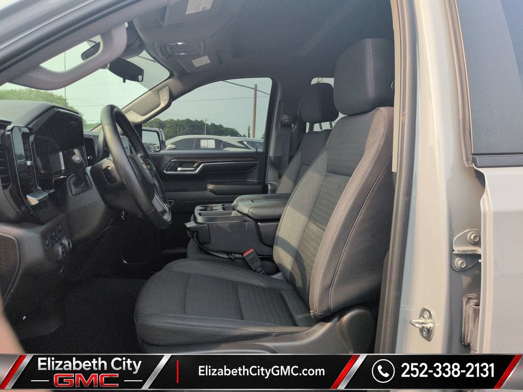 Used 2024 Chevrolet Silverado 1500 LT AWD/4WD image 16