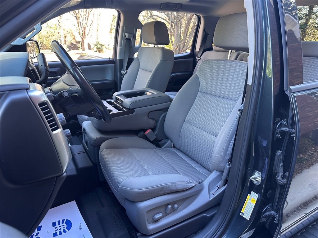 Used 2018 Chevrolet Silverado 1500 LT w/ All Star Edition image 39