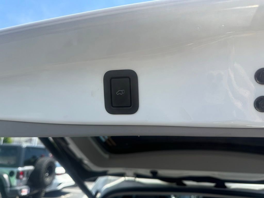 Used 2019 Toyota Highlander XLE AWD/4WD image 47