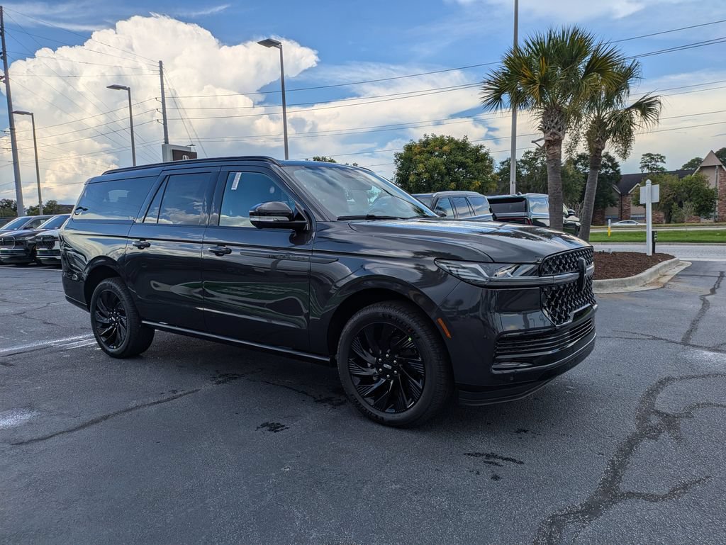 New 2027 Lincoln Navigator L Reserve w/ Jet Appearance Package AWD/4WD image 2