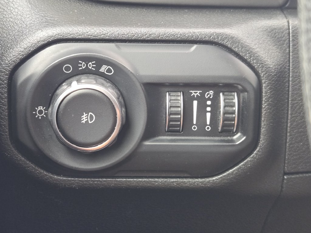 Used 2020 Jeep Wrangler Sport AWD/4WD image 23