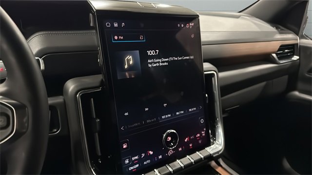 Used 2025 GMC Yukon XL Denali image 17