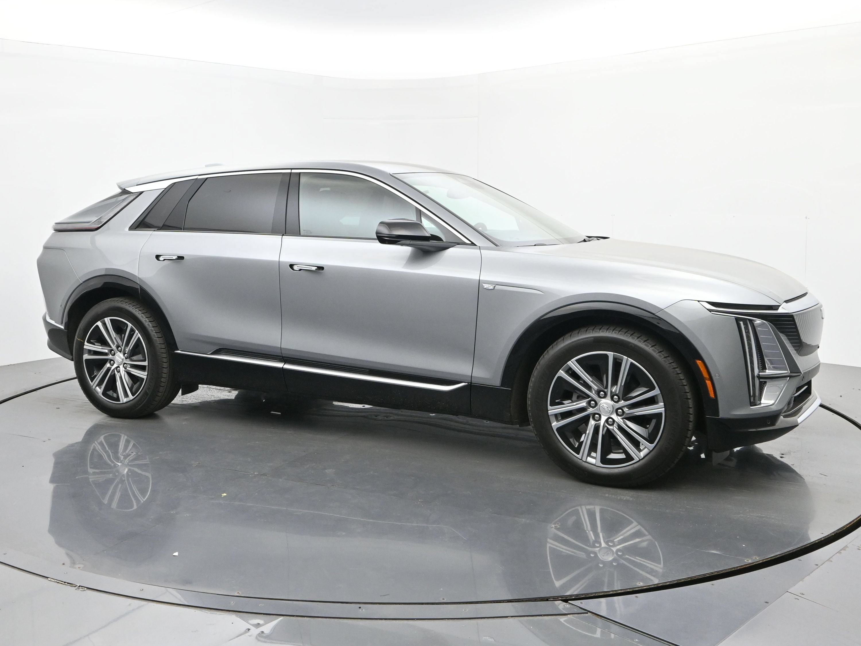 New 2026 Cadillac Lyriq Luxury AWD/4WD image 7