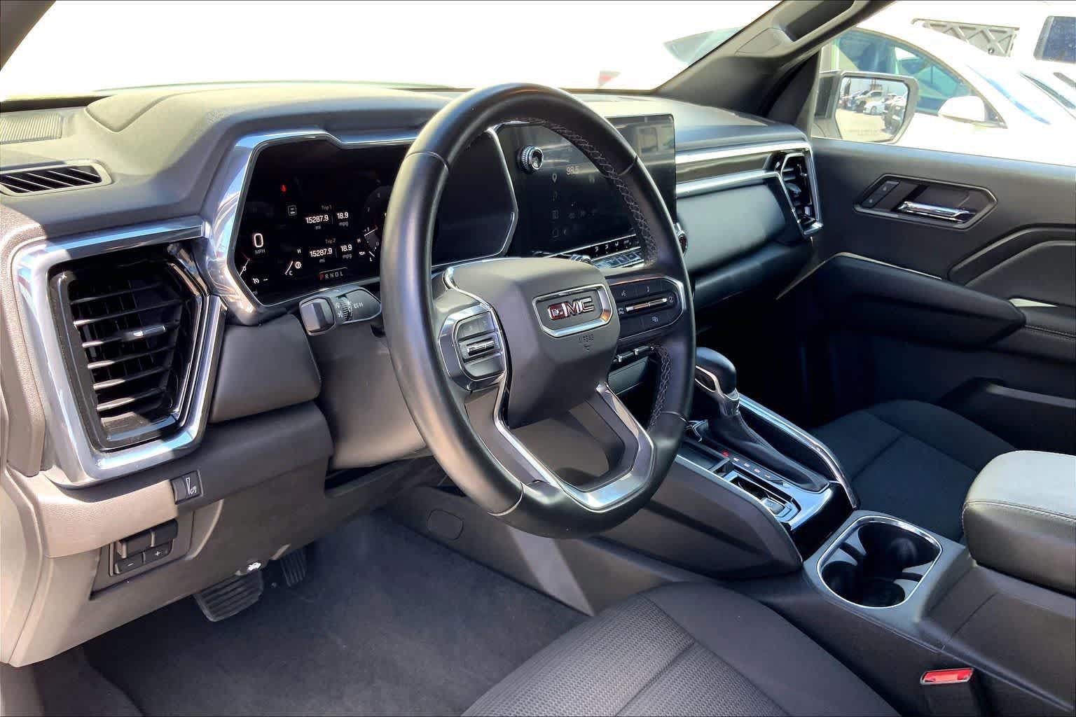 Used 2024 GMC Canyon Elevation w/ Convenience Package RWD image 2