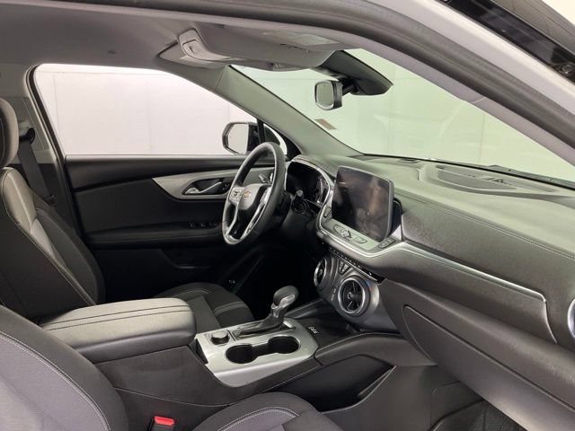 Used 2025 Chevrolet Blazer LT w/ Convenience Package FWD image 26