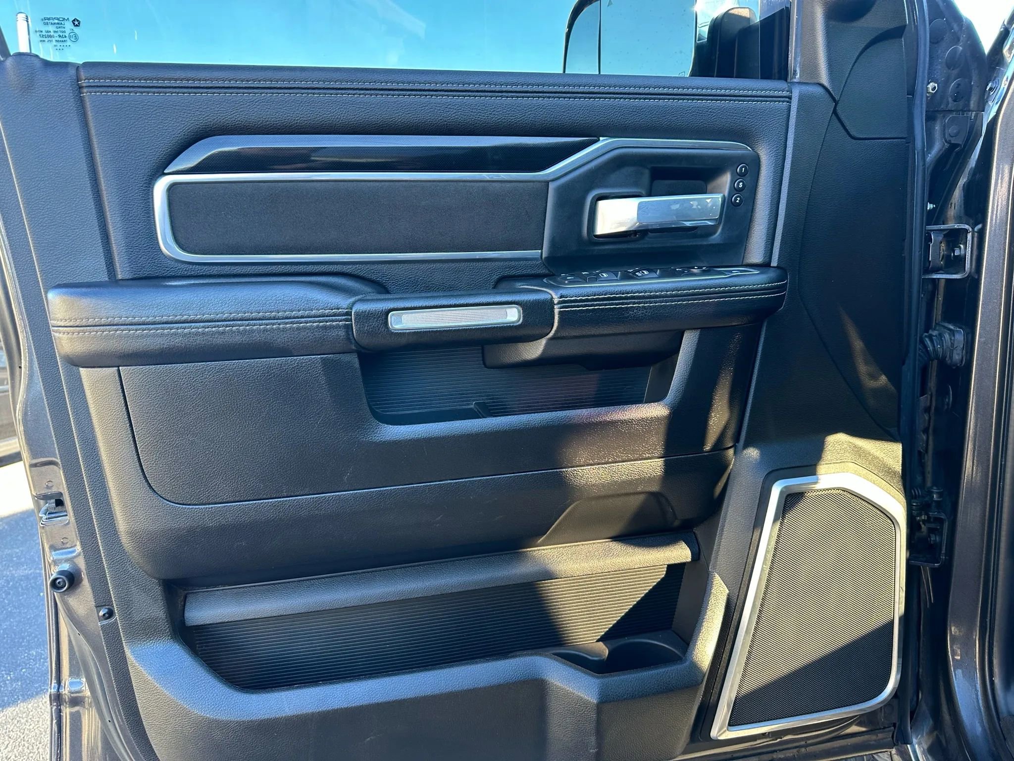Used 2019 RAM 2500 Laramie image 19