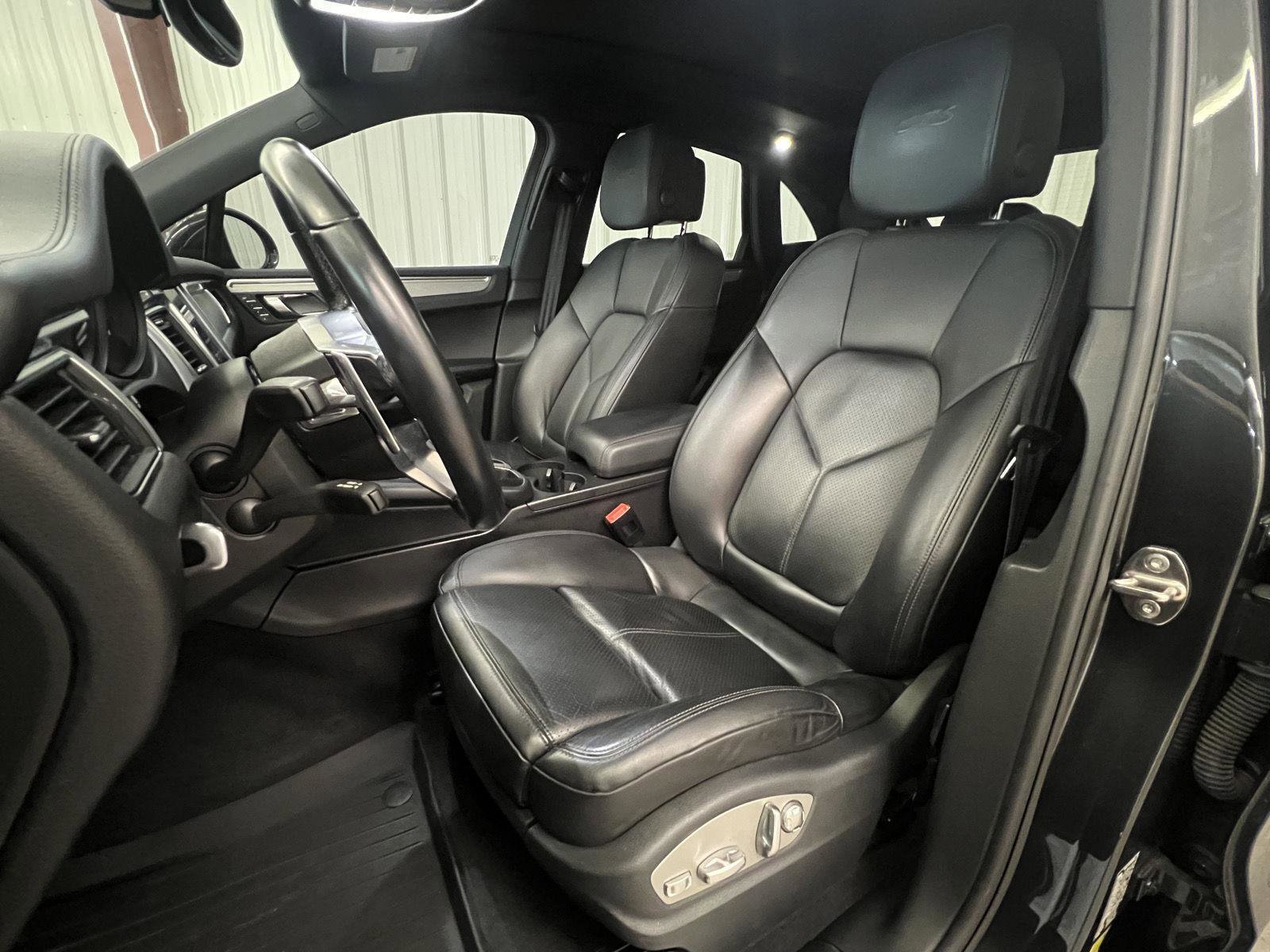 Used 2017 Porsche Macan GTS image 3