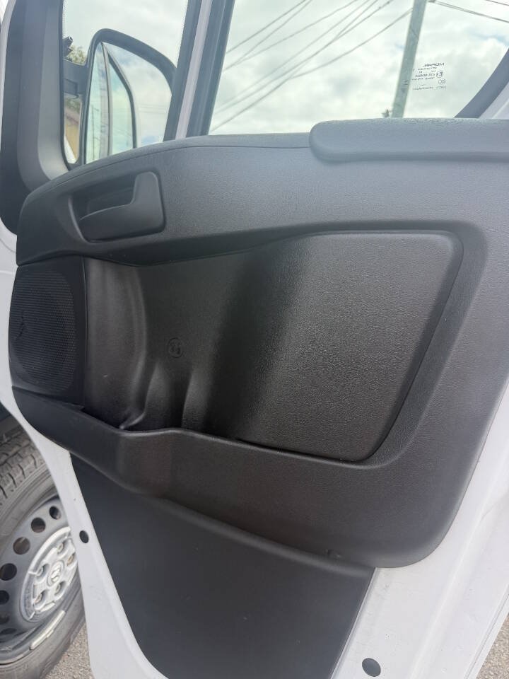 Used 2025 RAM ProMaster 2500 w/ Convenience Group FWD image 10