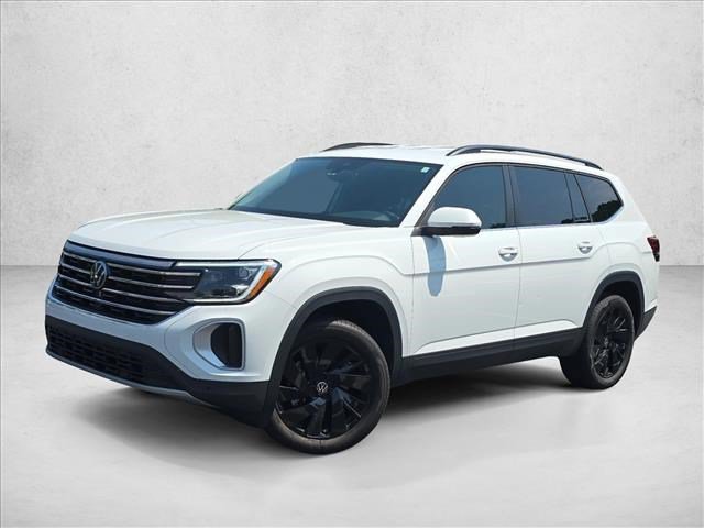 Used 2024 Volkswagen Atlas SE w/ Black Wheel Package