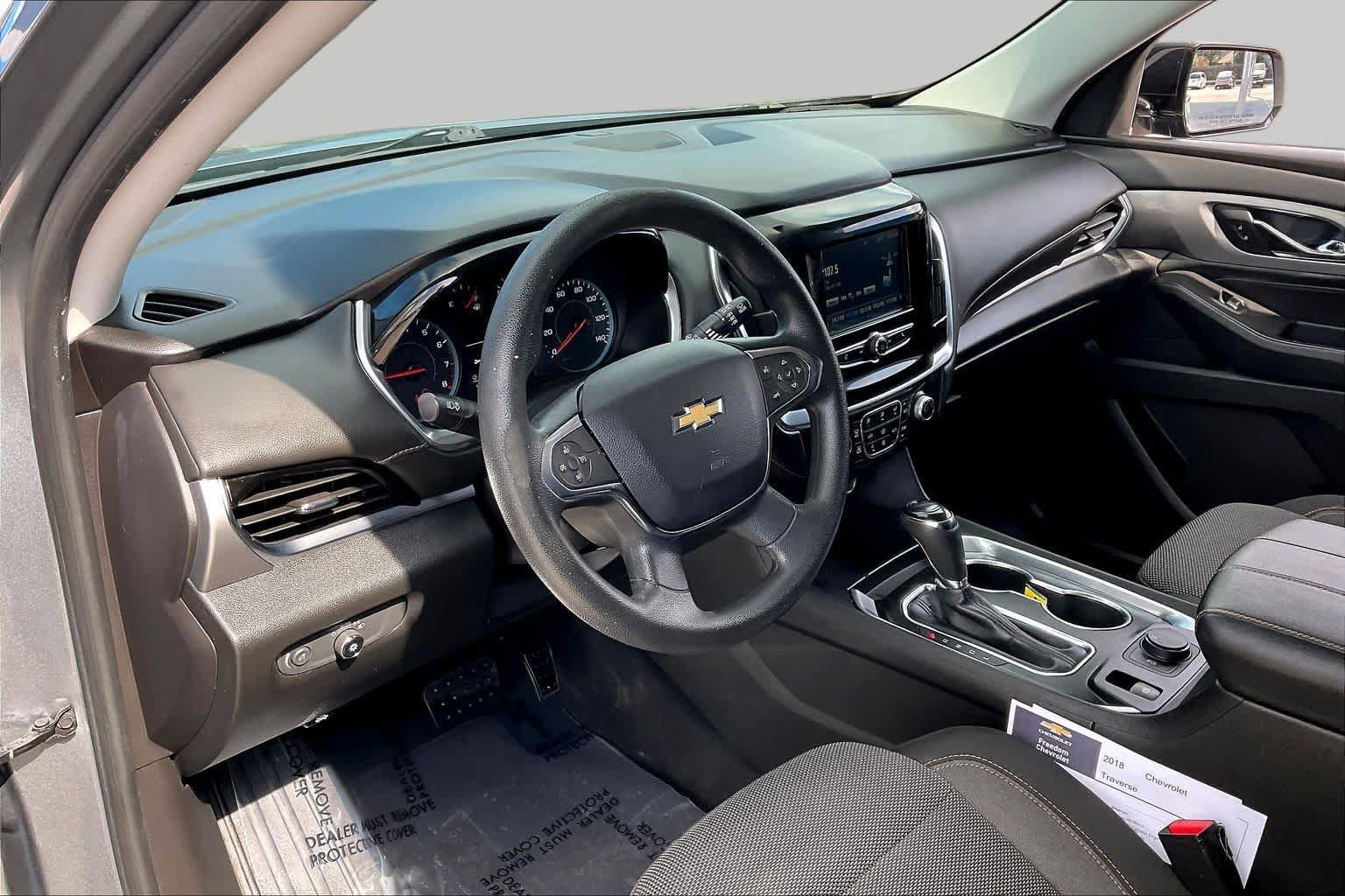 Used 2018 Chevrolet Traverse LS FWD image 16