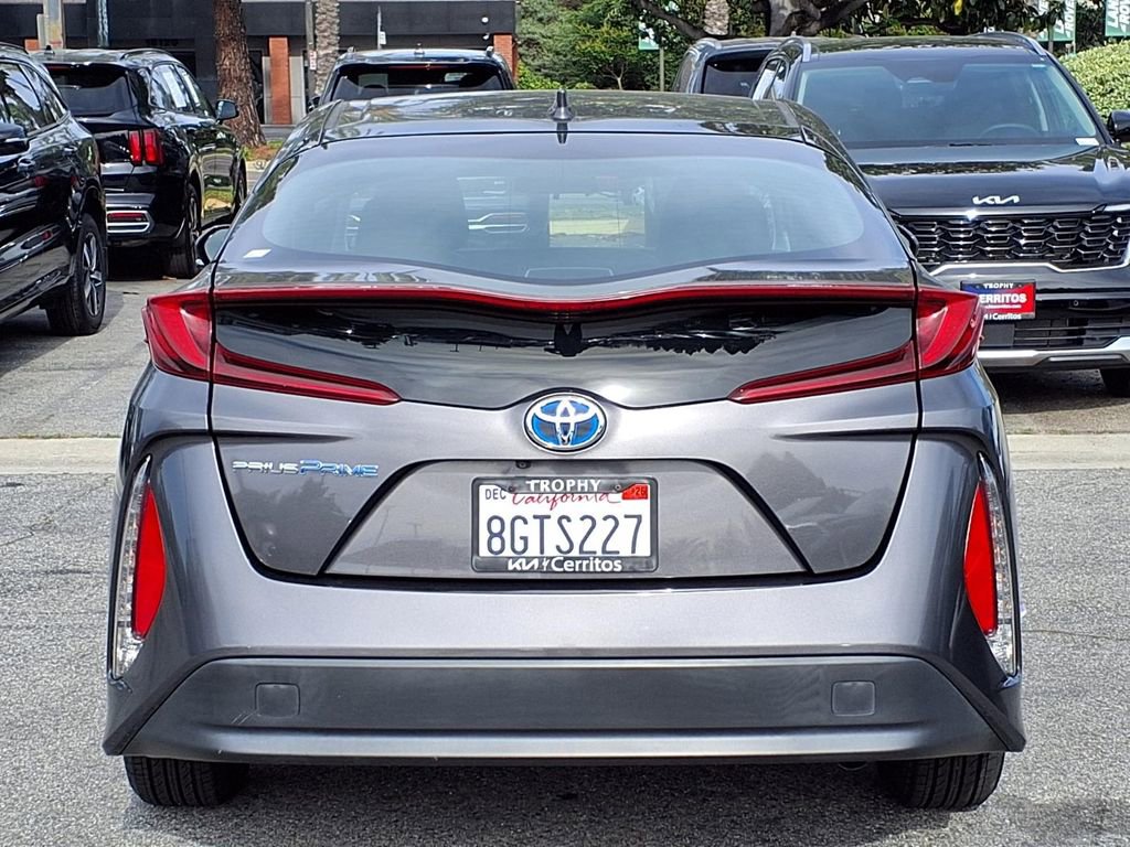 Used 2018 Toyota Prius Prime Plus w/ Carpet Mat Package FWD image 4