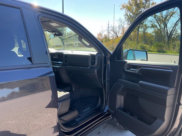 Used 2024 Chevrolet Silverado 1500 LT w/ Protection Package AWD/4WD image 17