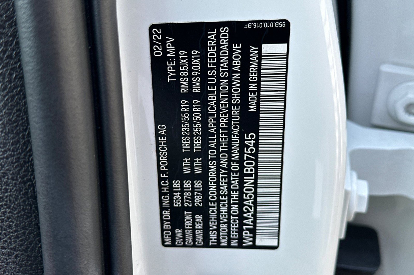 Certified 2022 Porsche Macan image 29