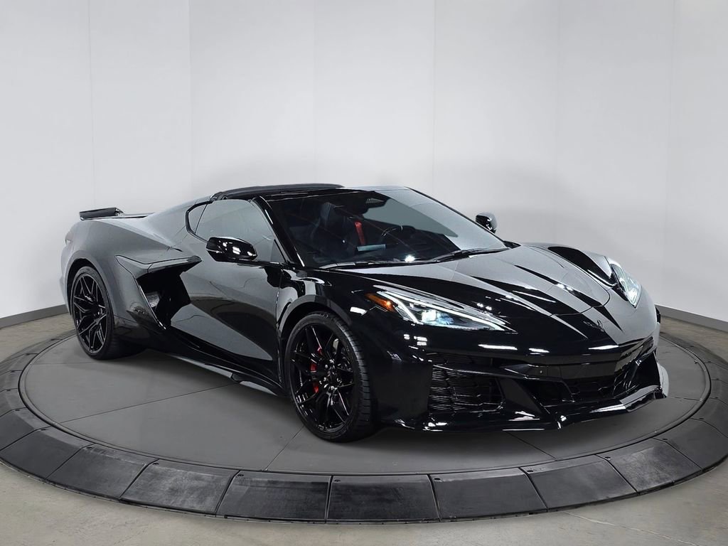 Used 2025 Chevrolet Corvette Z06 w/ Stealth Interior Trim Package RWD image 9