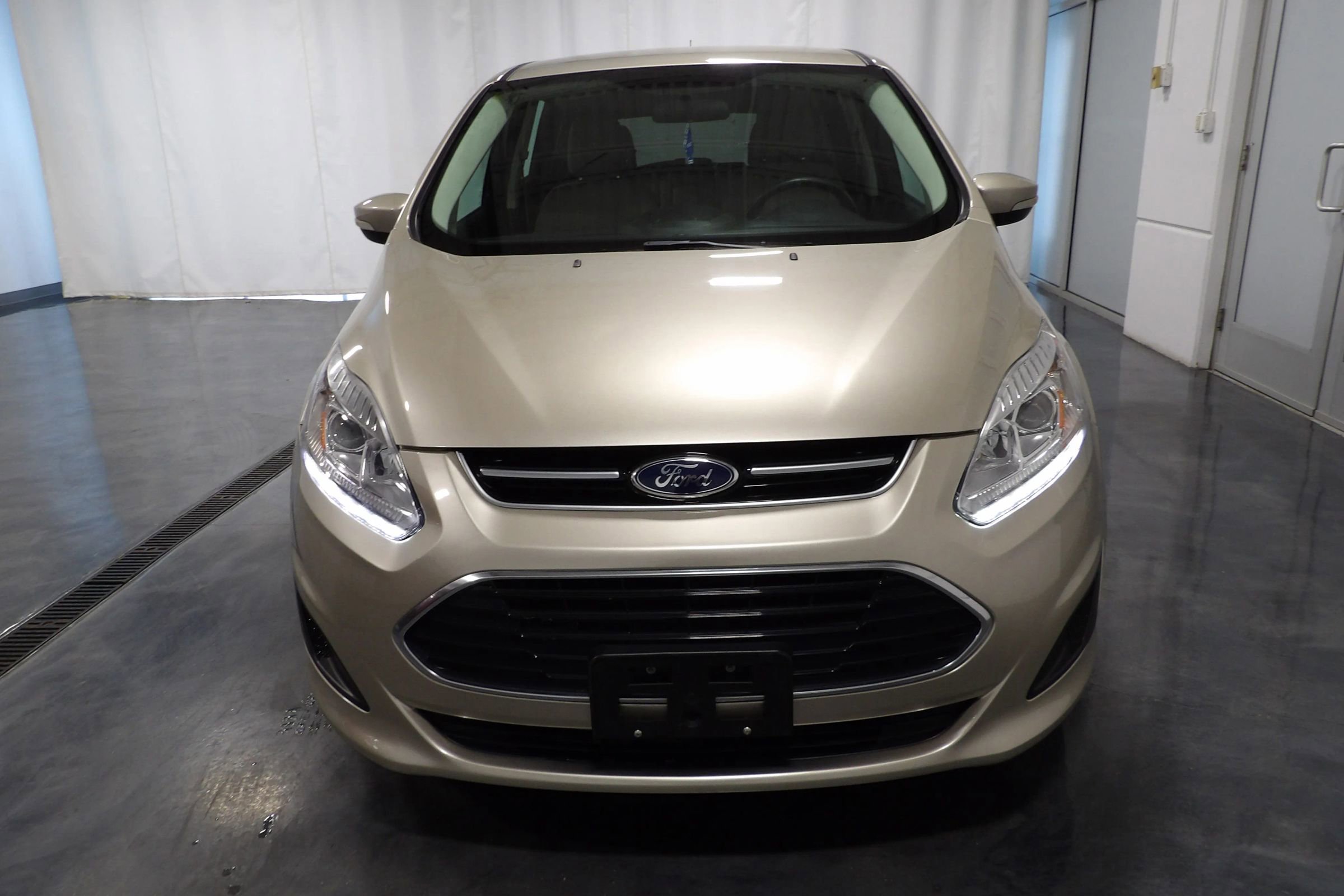 Used 2017 Ford C-MAX Energi SE image 2