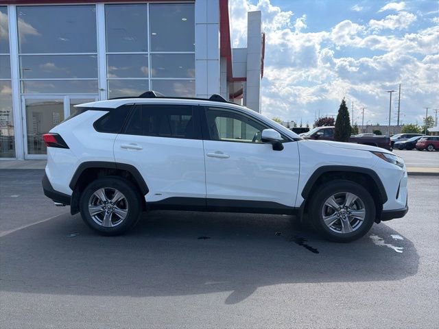 Used 2025 Toyota RAV4 LE AWD/4WD image 8