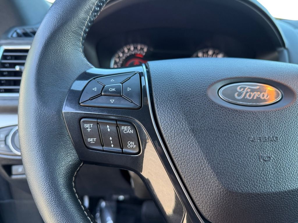 Used 2017 Ford Explorer Platinum image 15
