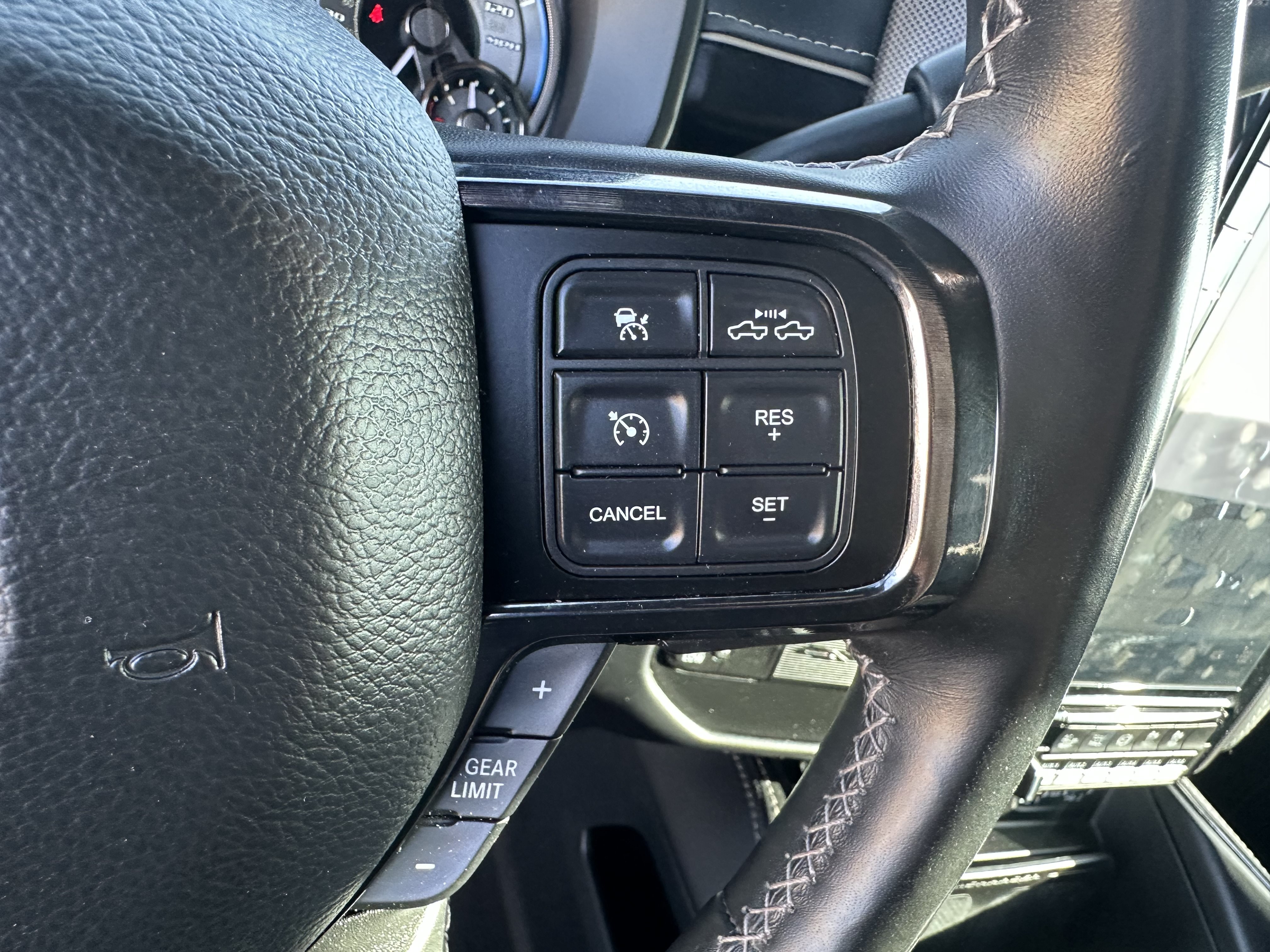 Used 2022 RAM 3500 Limited AWD/4WD image 16