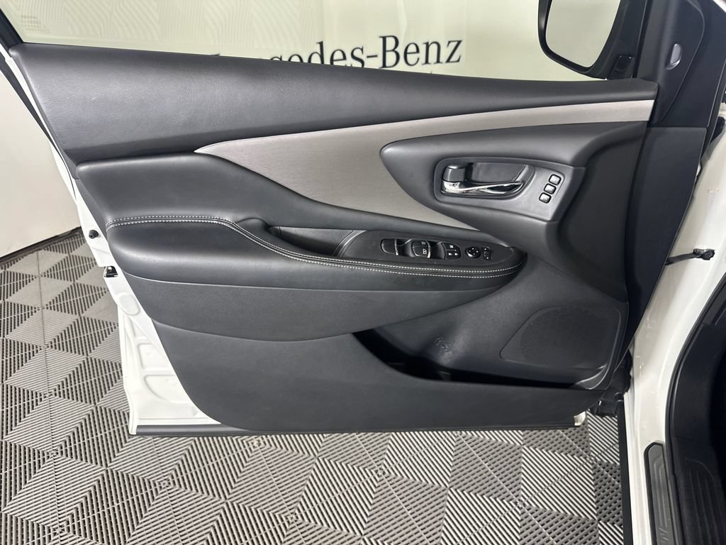 Used 2020 Nissan Murano SL w/ Moonroof Package FWD image 10