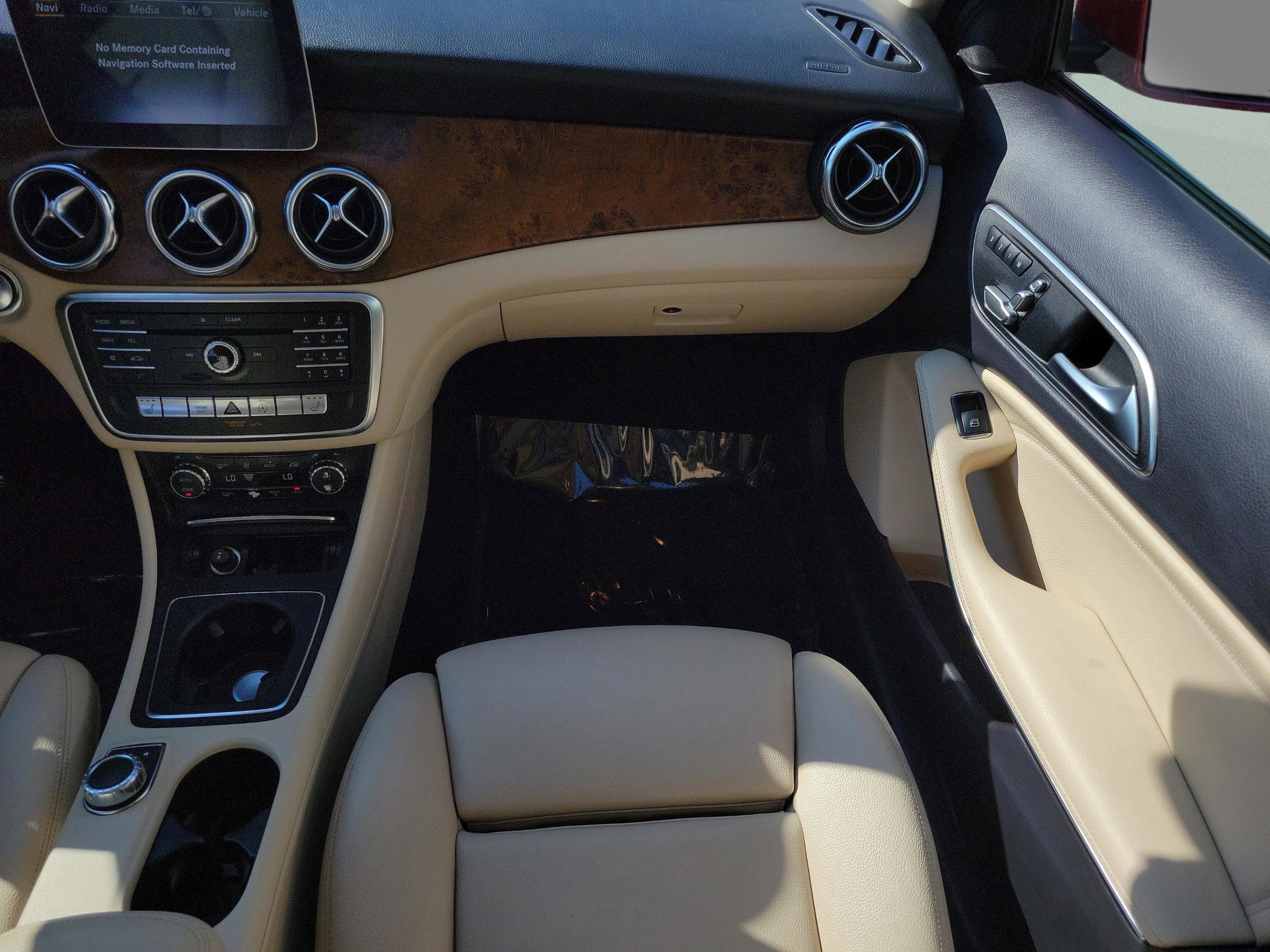 Used 2018 Mercedes-Benz GLA 250 image 12