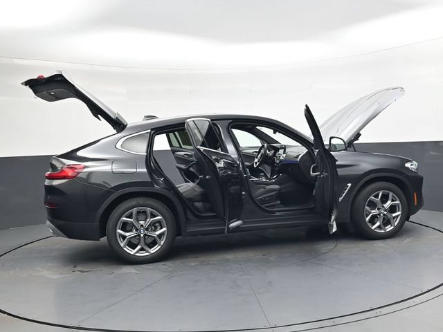 Used 2025 BMW X4 xDrive30i AWD/4WD image 42