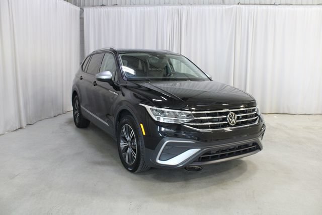 Used 2024 Volkswagen Tiguan Wolfsburg Edition w/ Panoramic Sunroof Package AWD/4WD image 38