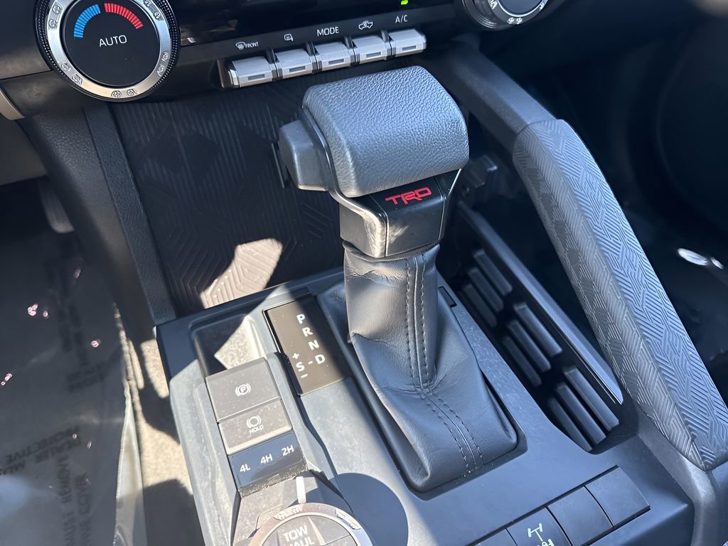 Used 2025 Toyota Tacoma TRD Off-Road image 15