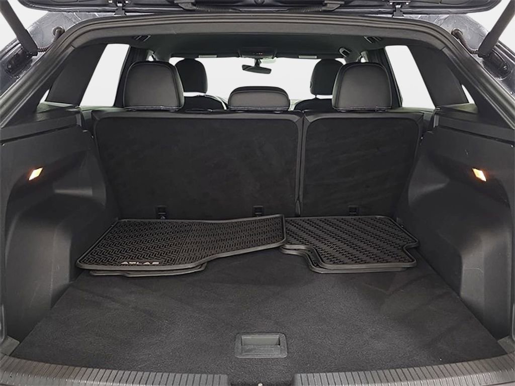 Used 2021 Volkswagen Atlas Cross Sport SE AWD/4WD image 32