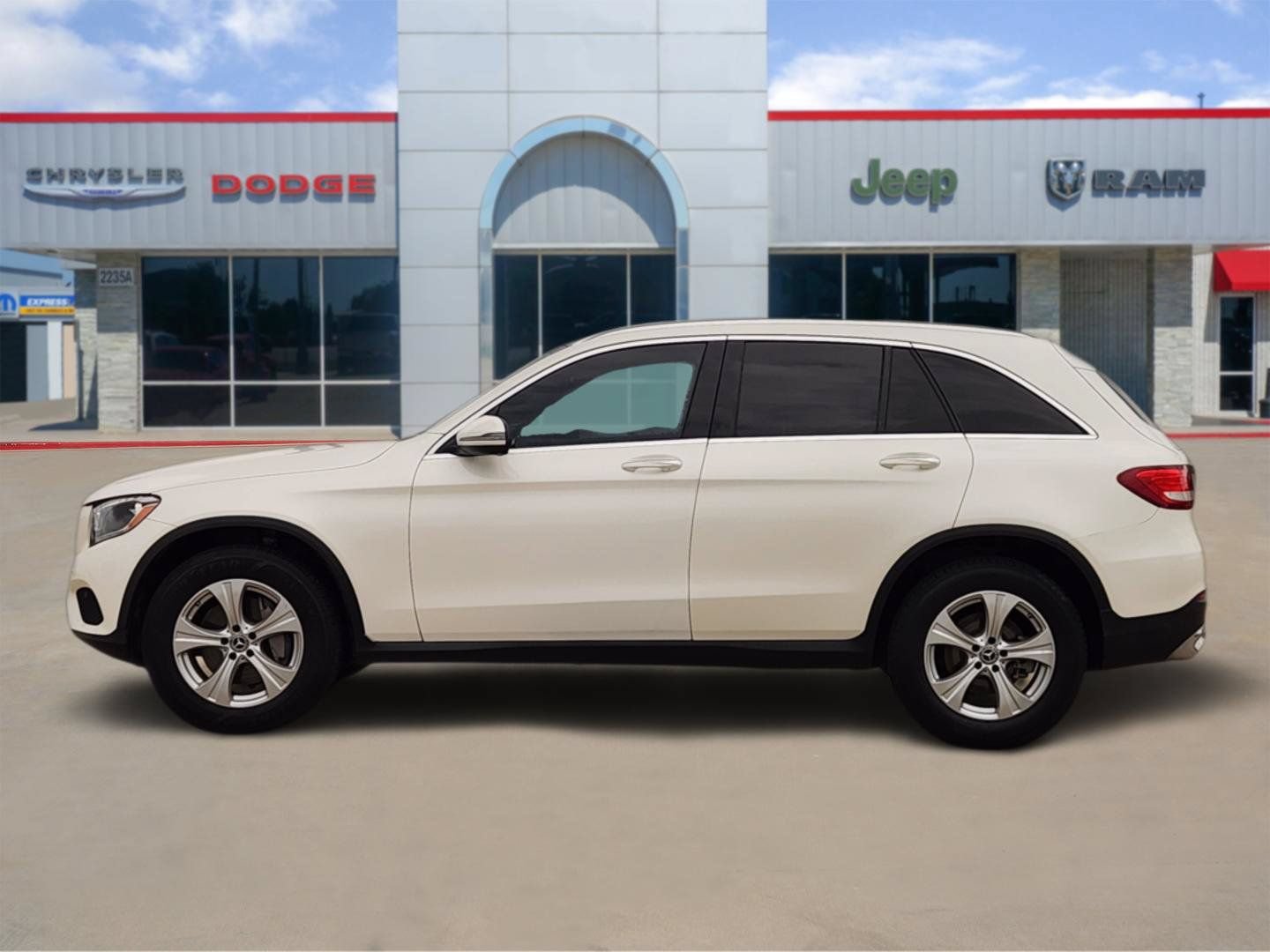 Used 2018 Mercedes-Benz GLC 300 image 3