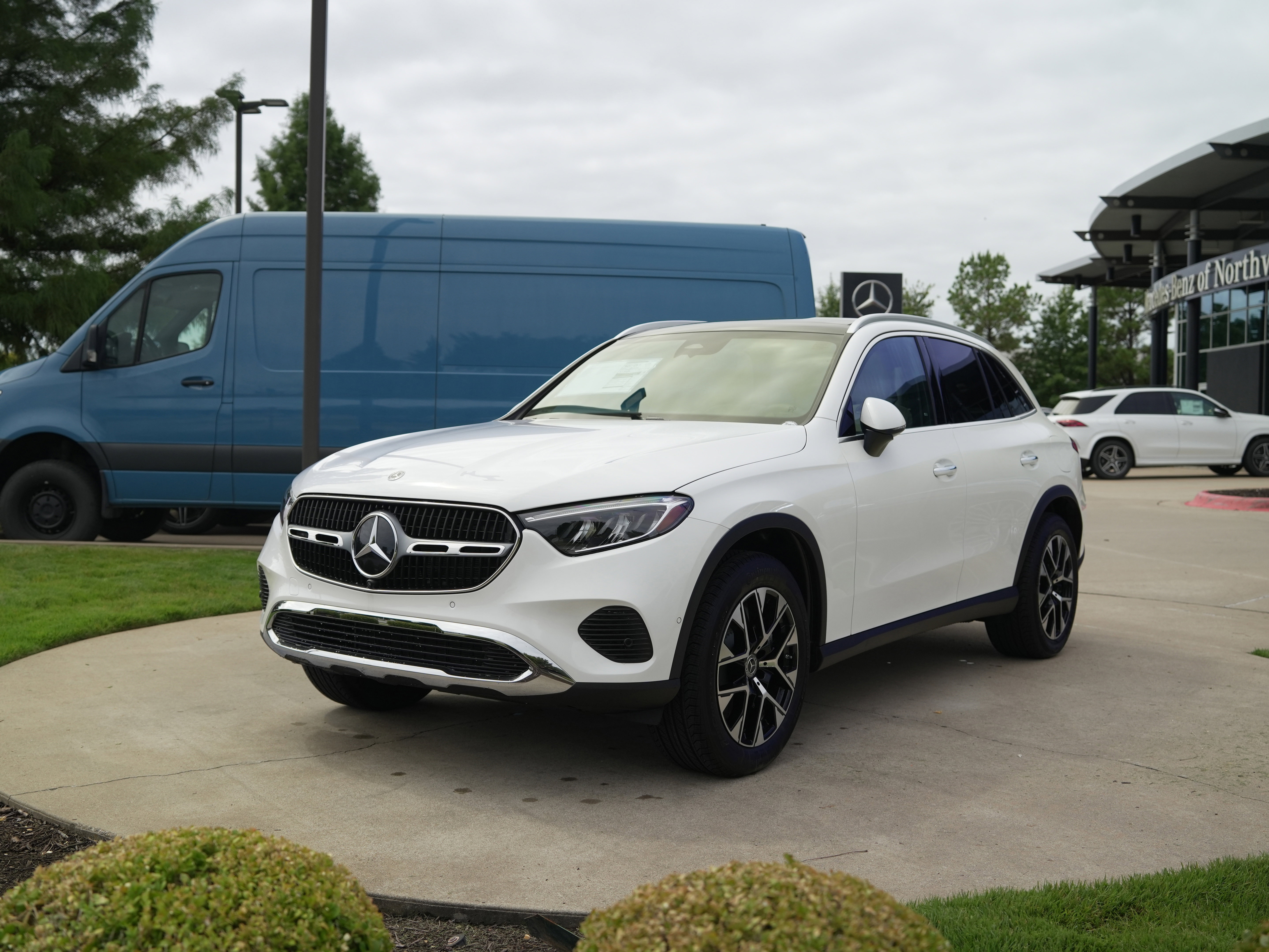 New 2026 Mercedes-Benz GLC 350e 4MATIC image 3