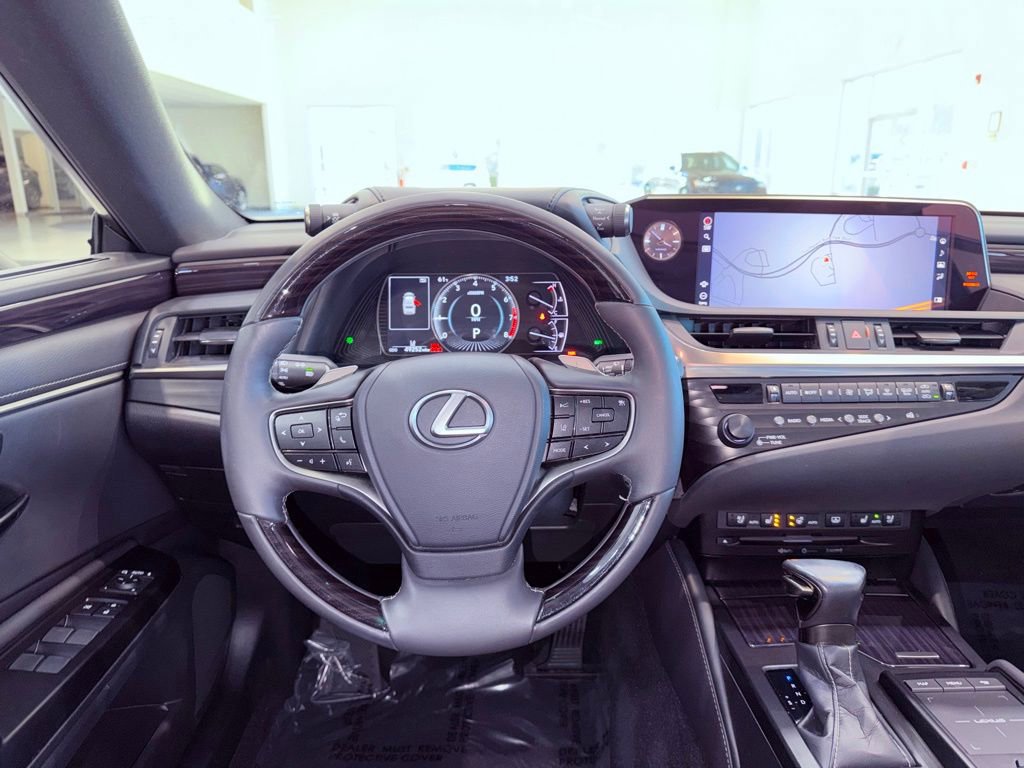 Certified 2020 Lexus ES 350 w/ Luxury Package image 18