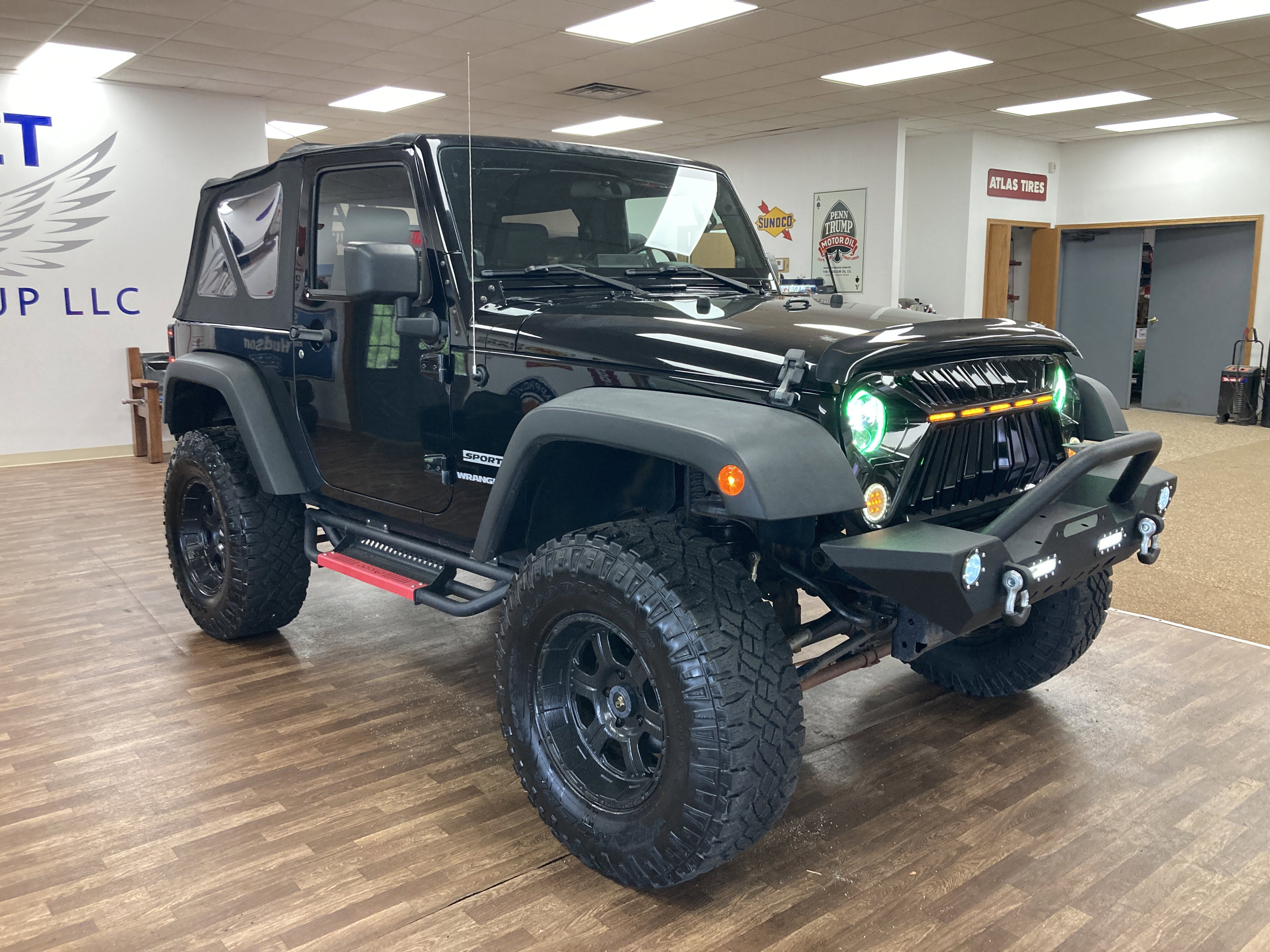 Used 2010 Jeep Wrangler Sport AWD/4WD image 4