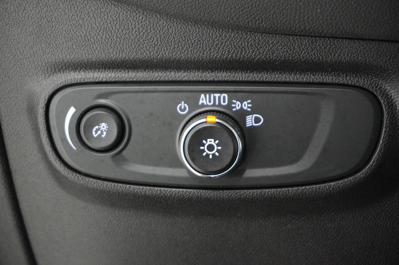 Used 2024 Chevrolet Equinox LS w/ Driver Confidence II Package image 18