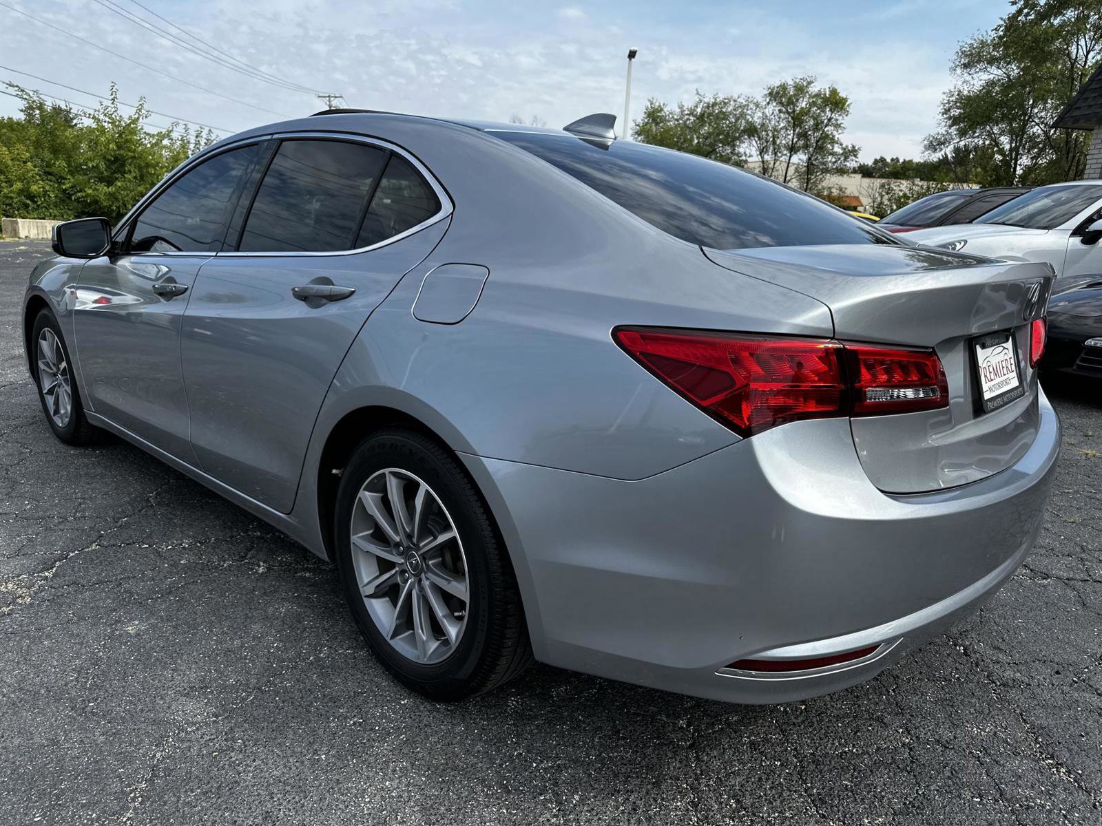 Used 2018 Acura TLX image 5