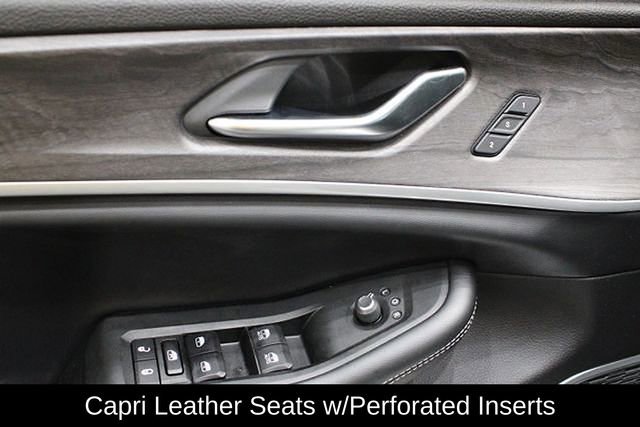 Used 2021 Jeep Grand Cherokee L Limited w/ Luxury Tech Group II image 19