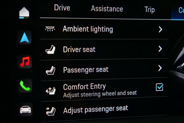 Used 2020 Porsche Taycan Turbo / Performance Package / image 17