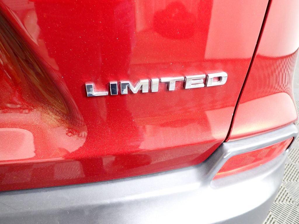 Used 2019 Jeep Cherokee Limited w/ Luxury Group image 18