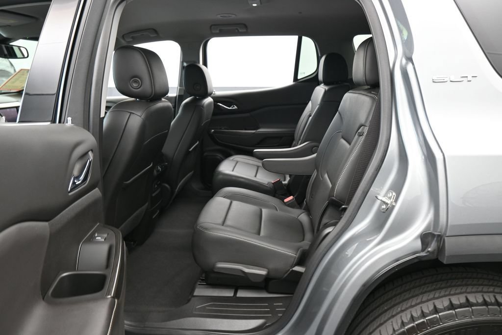 Used 2023 GMC Acadia SLT w/ Technology Package FWD image 41