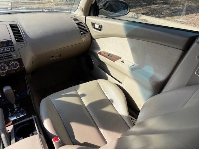 Used 2005 Nissan Altima 3.5 SE w/ (V01) Leather Pkg FWD image 21