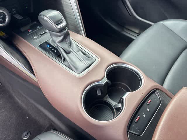 Used 2024 Toyota Venza XLE AWD/4WD image 18