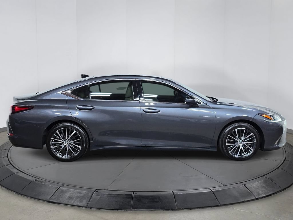 Used 2025 Lexus ES 350 w/ Premium Package FWD image 8