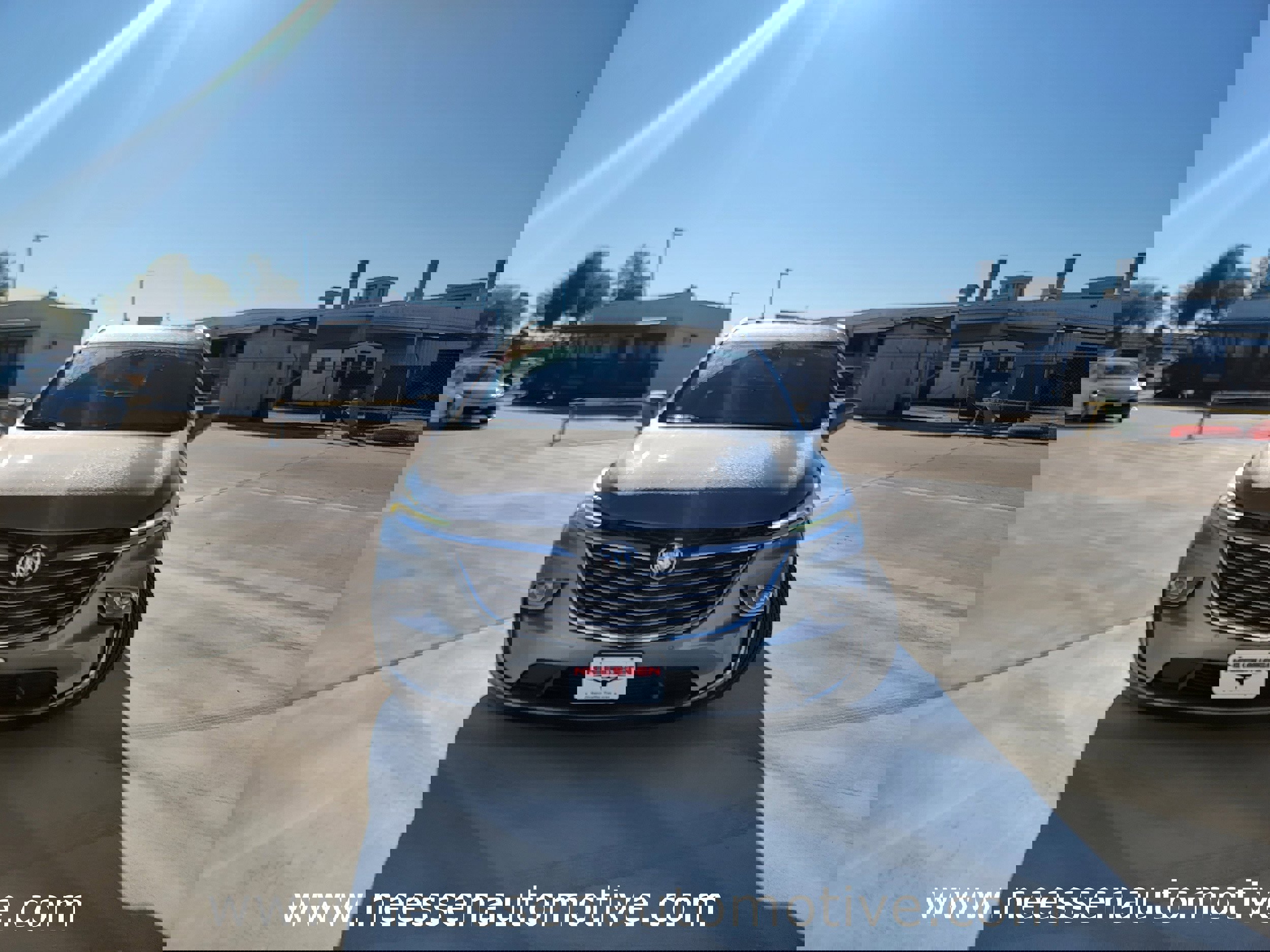 Used 2023 Buick Enclave Essence image 2