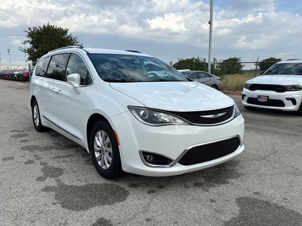 Used 2019 Chrysler Pacifica Touring-L FWD image 7