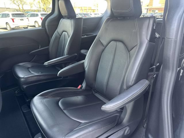 Used 2022 Chrysler Pacifica Touring-L w/ S Appearance Package FWD image 58